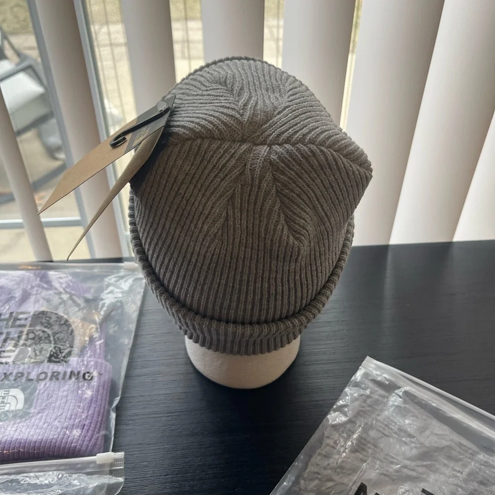The North Face Ribbed Knit Gray Beanie